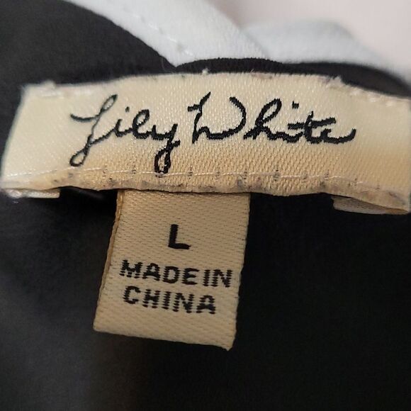 Lily White woman's large black and‎ white contrast top - Picture 4 of 6